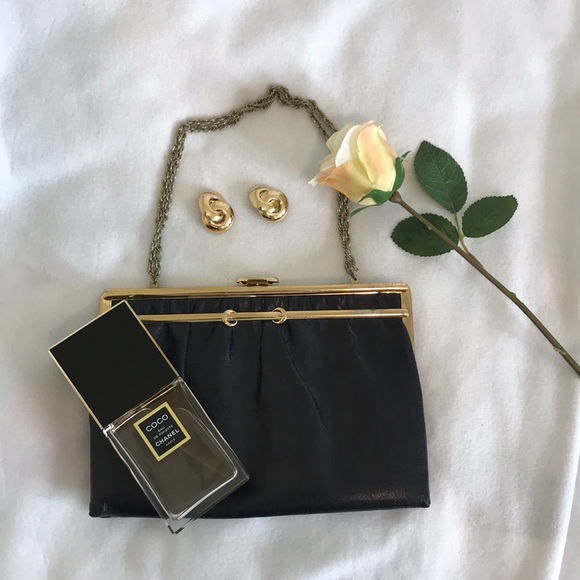 Vintage Handbags - Vintage 60’s Classic Clutch  (LastChance)